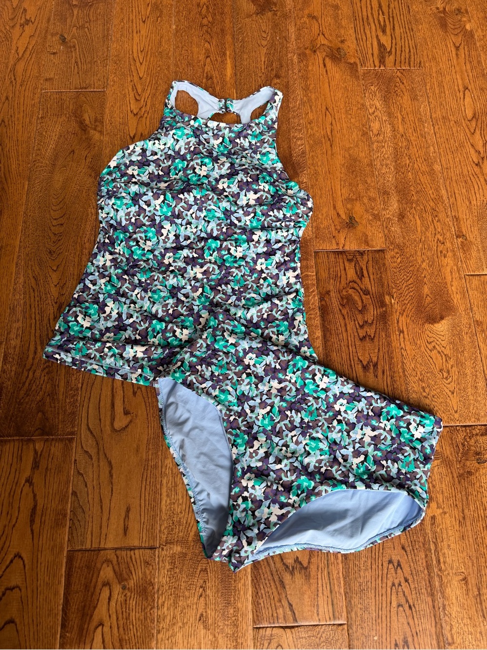 Athleta- Maldives style floral tankini set bottom L top 36 B/C perfect condition